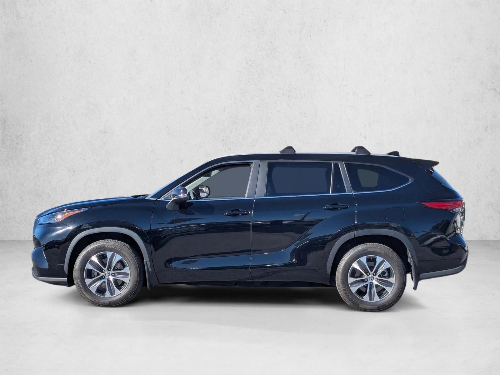 Thumbnail: 2023 Toyota Highlander - 2
