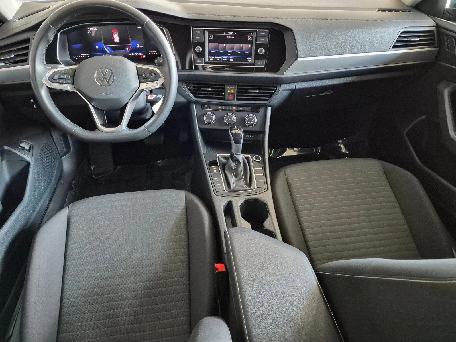 Thumbnail: 2024 Volkswagen Jetta - 4