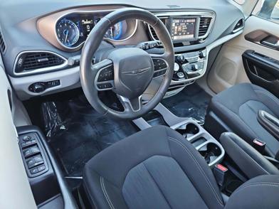 2023 Chrysler Voyager