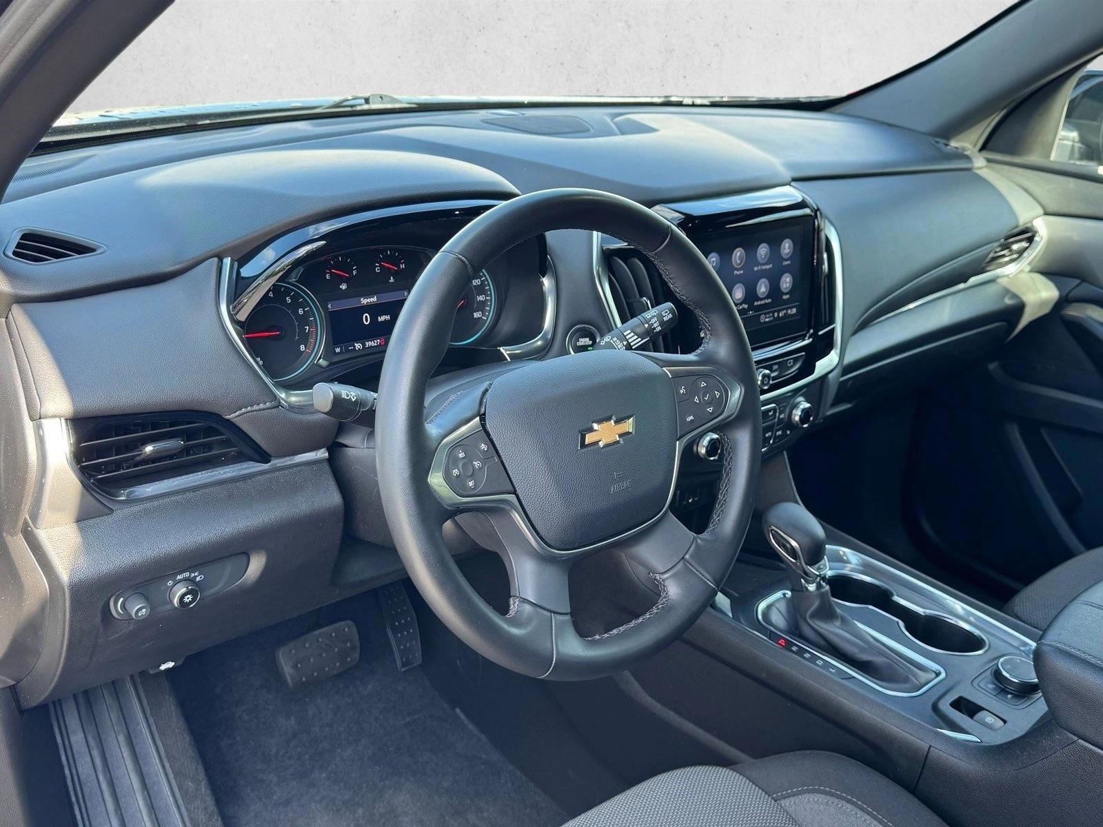 Thumbnail: 2023 Chevrolet Traverse - 3