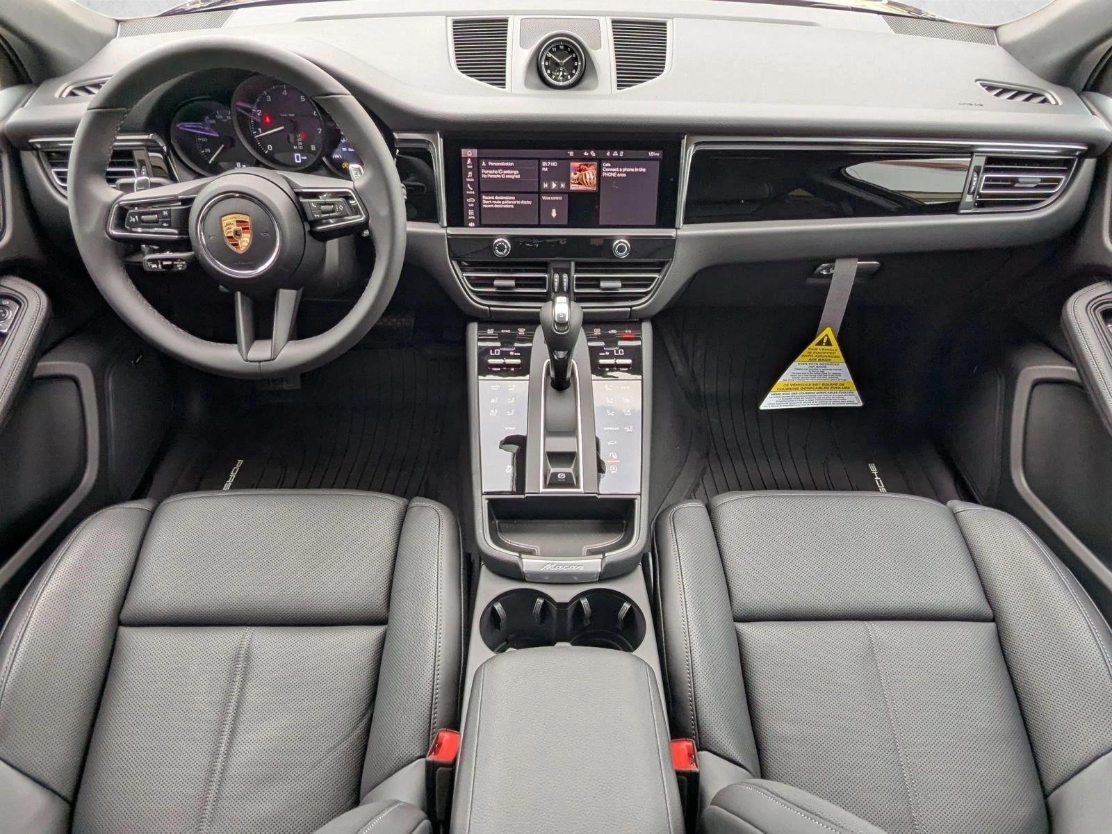 Thumbnail: 2026 Porsche Macan - 5