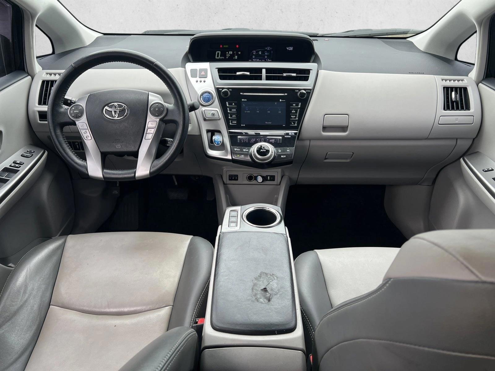 Thumbnail: 2017 Toyota Prius v - 2
