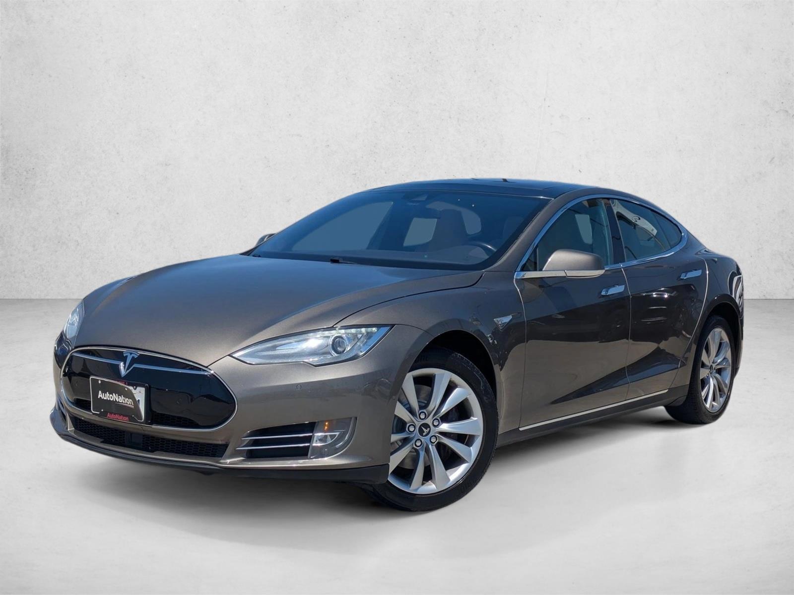 Thumbnail: 2015 Tesla Model S - 1