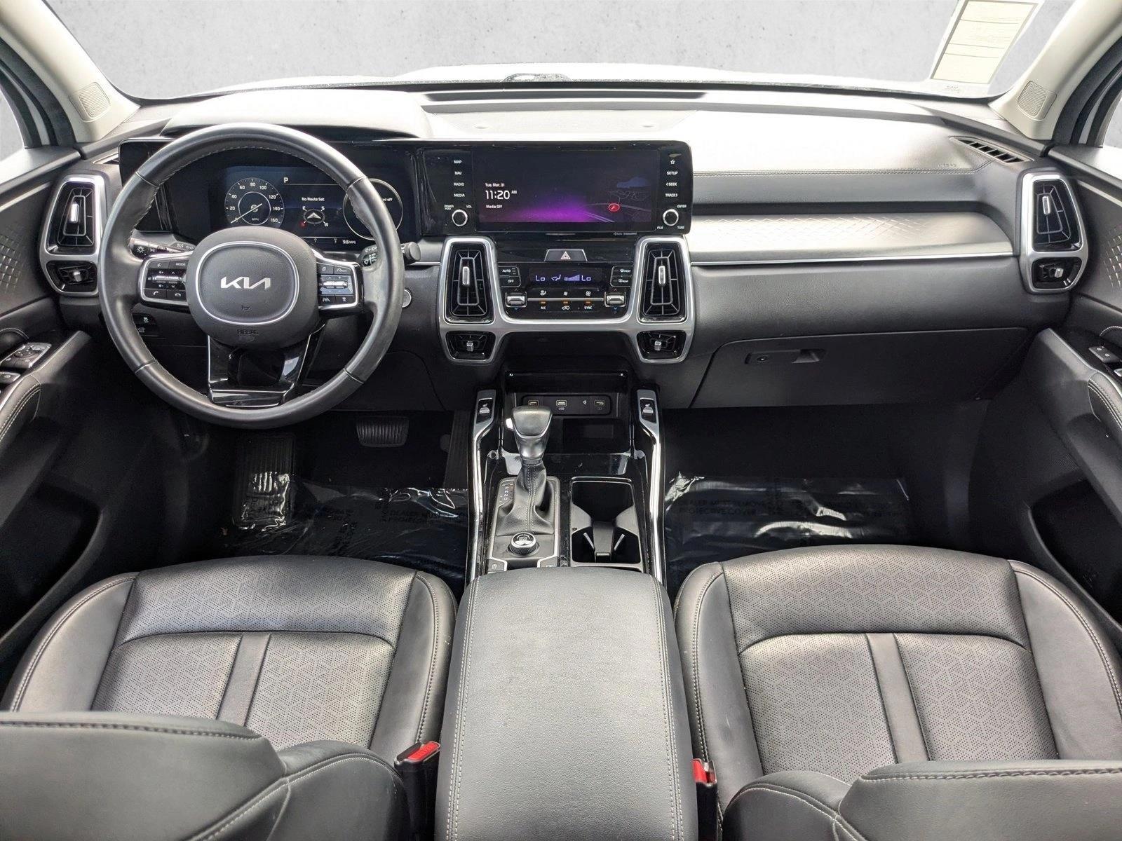 Thumbnail: 2023 Kia Sorento - 3