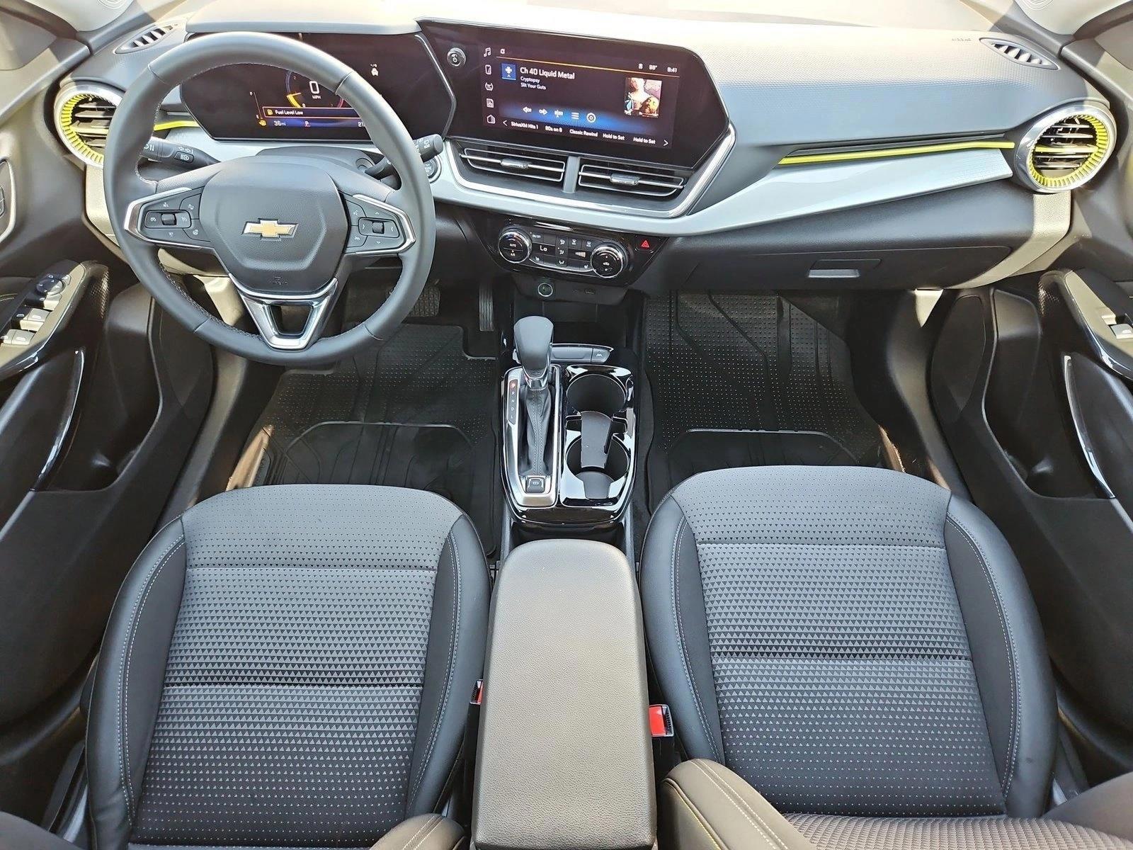 Thumbnail: 2025 Chevrolet Trax - 4