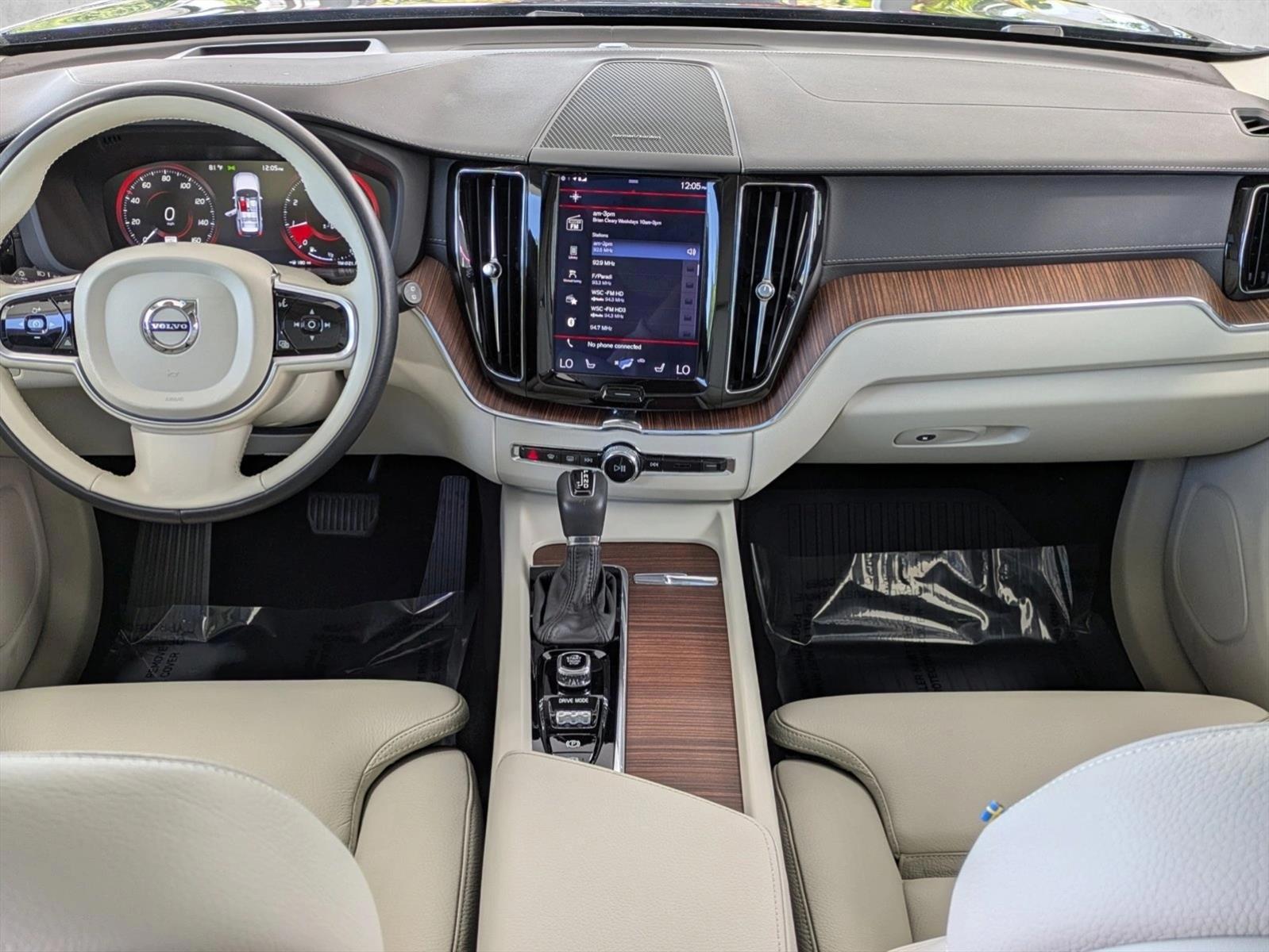Thumbnail: 2020 Volvo XC60 - 4