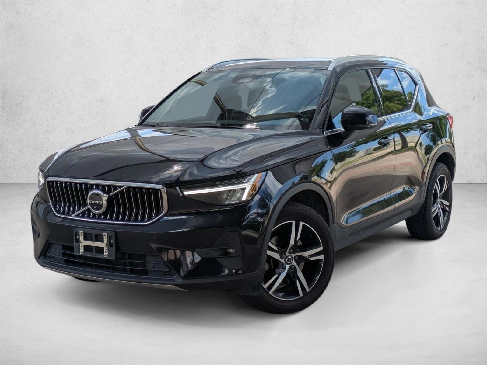 Thumbnail: 2023 Volvo XC40 - 1