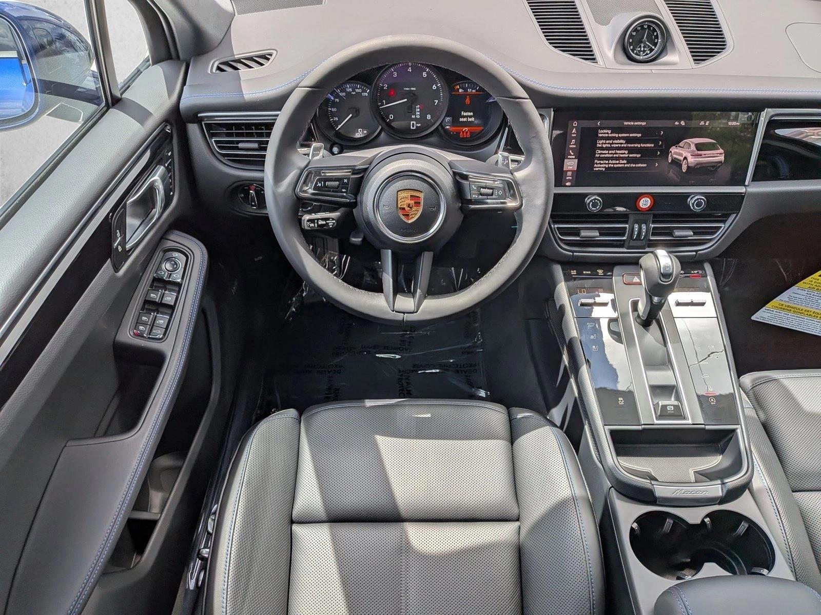 Thumbnail: 2026 Porsche Macan - 4
