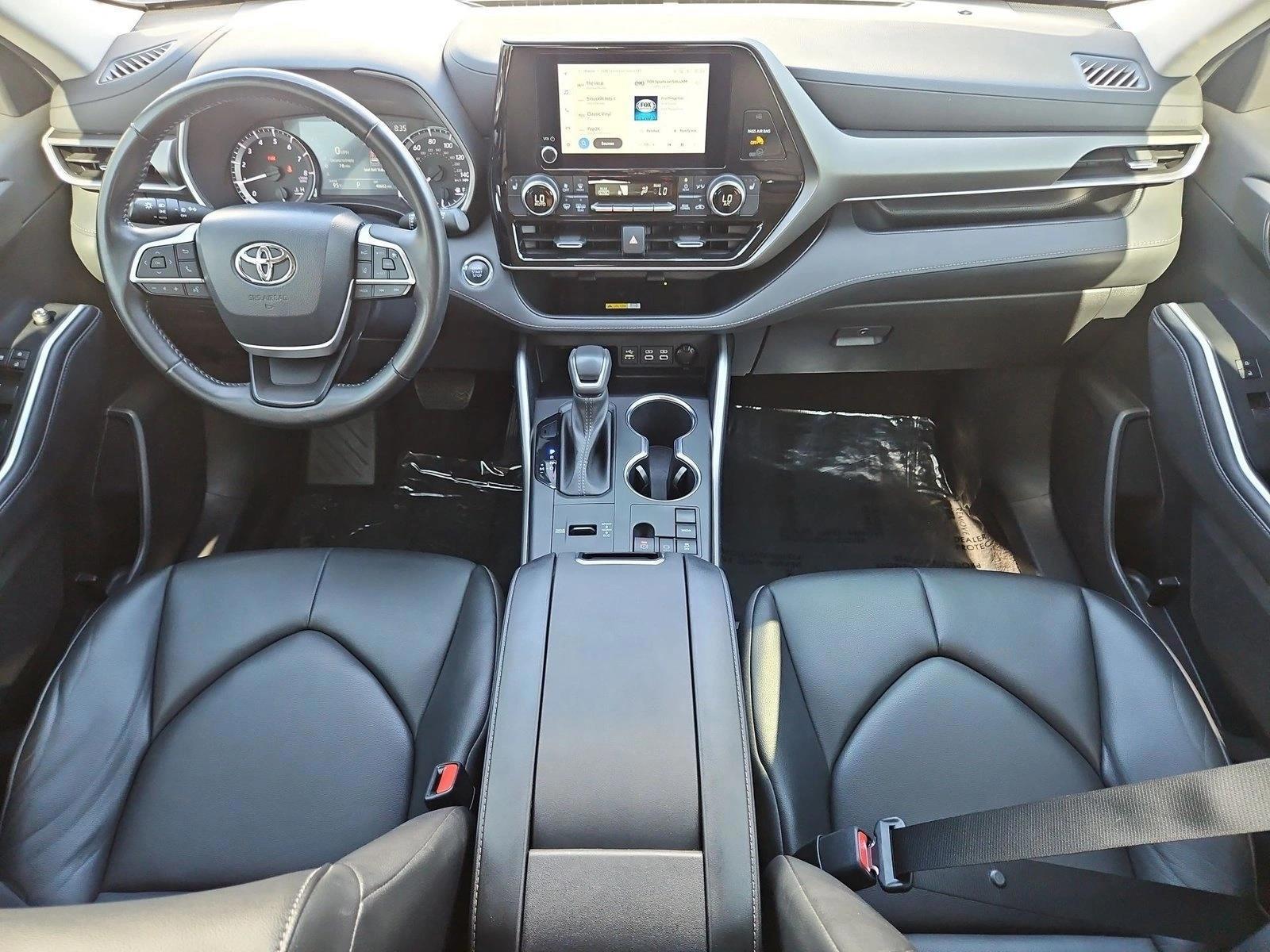Thumbnail: 2023 Toyota Highlander - 5