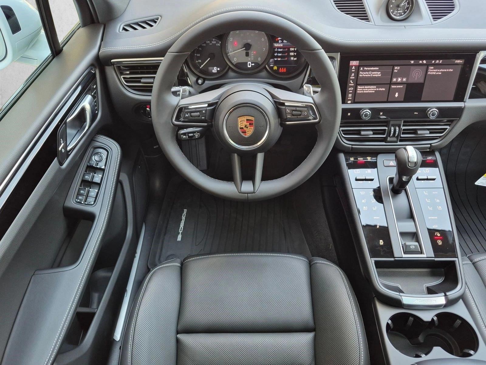 Thumbnail: 2026 Porsche Macan - 4