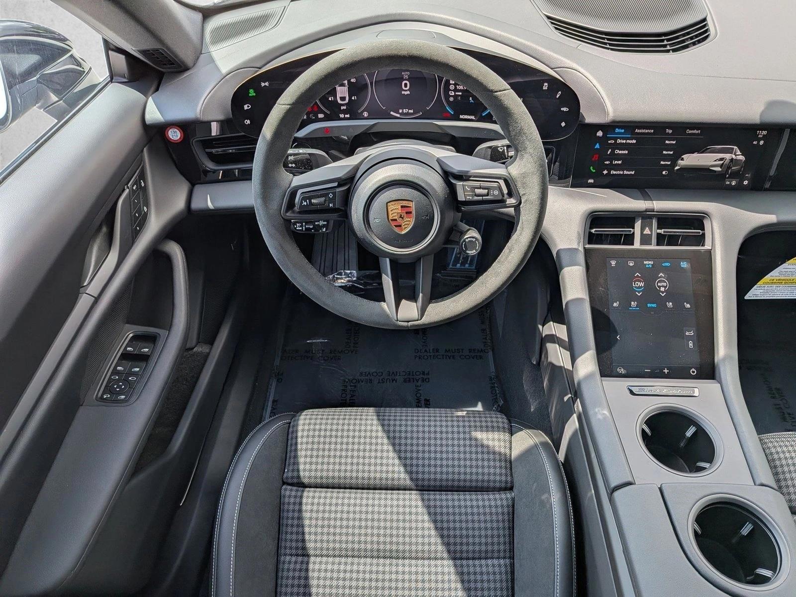 Thumbnail: 2026 Porsche Taycan - 4