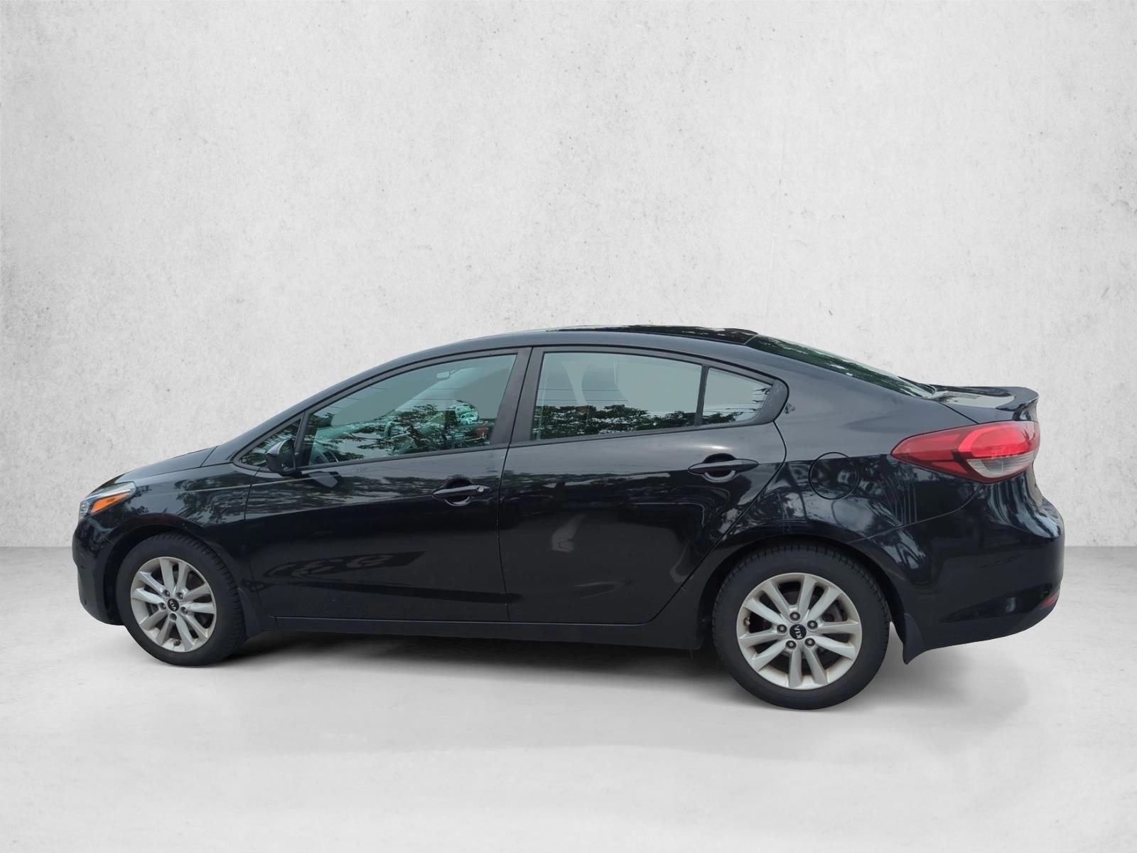 Thumbnail: 2017 Kia Forte - 2