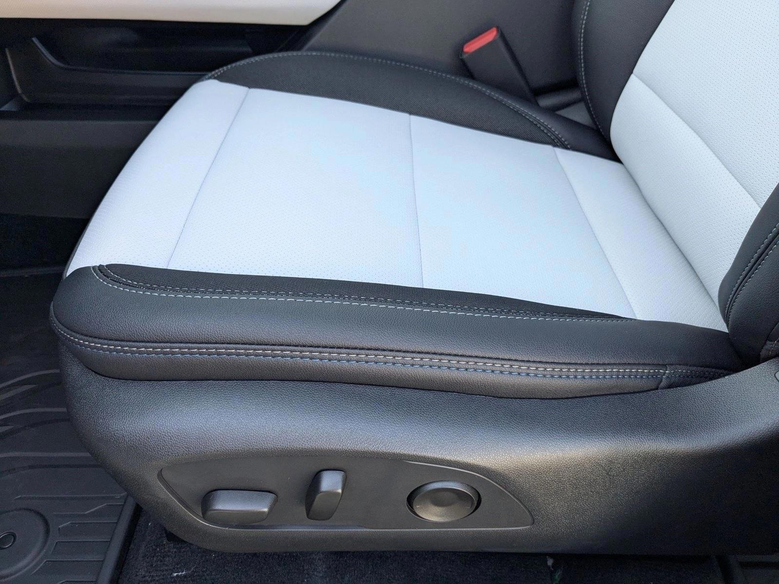 Thumbnail: 2026 Chevrolet Equinox - 4