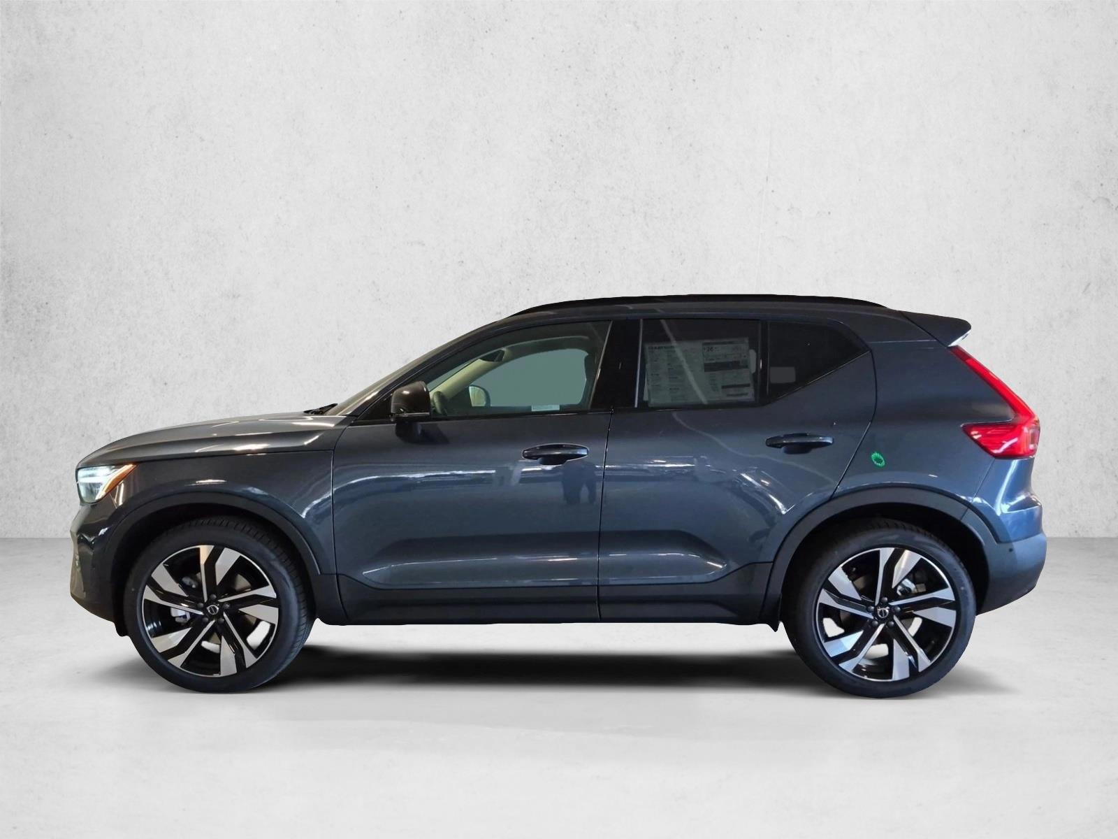 Thumbnail: 2026 Volvo XC40 - 2