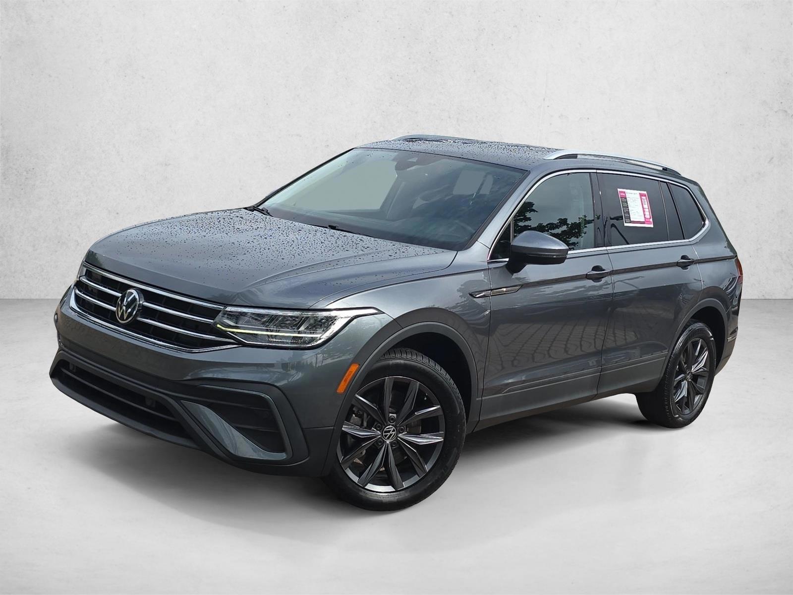 Thumbnail: 2022 Volkswagen Tiguan - 1