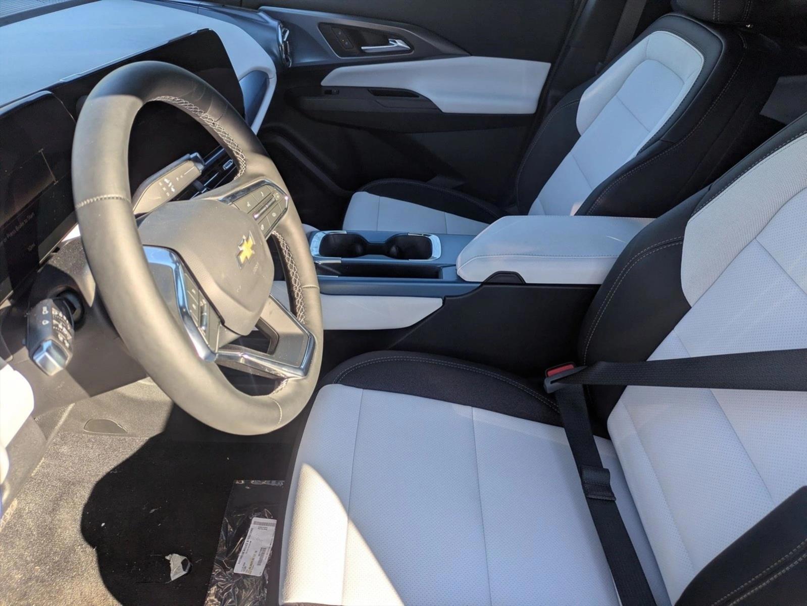 Thumbnail: 2026 Chevrolet Equinox - 3