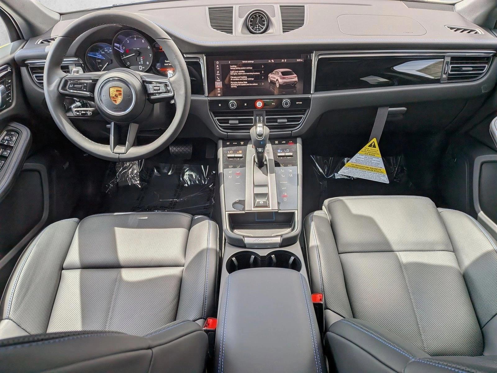 Thumbnail: 2026 Porsche Macan - 5
