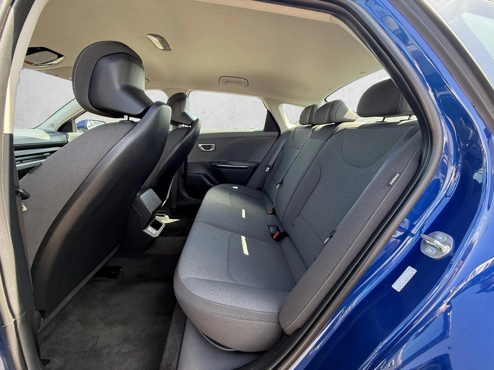 2025 Kia K4 LXS - Photo 21