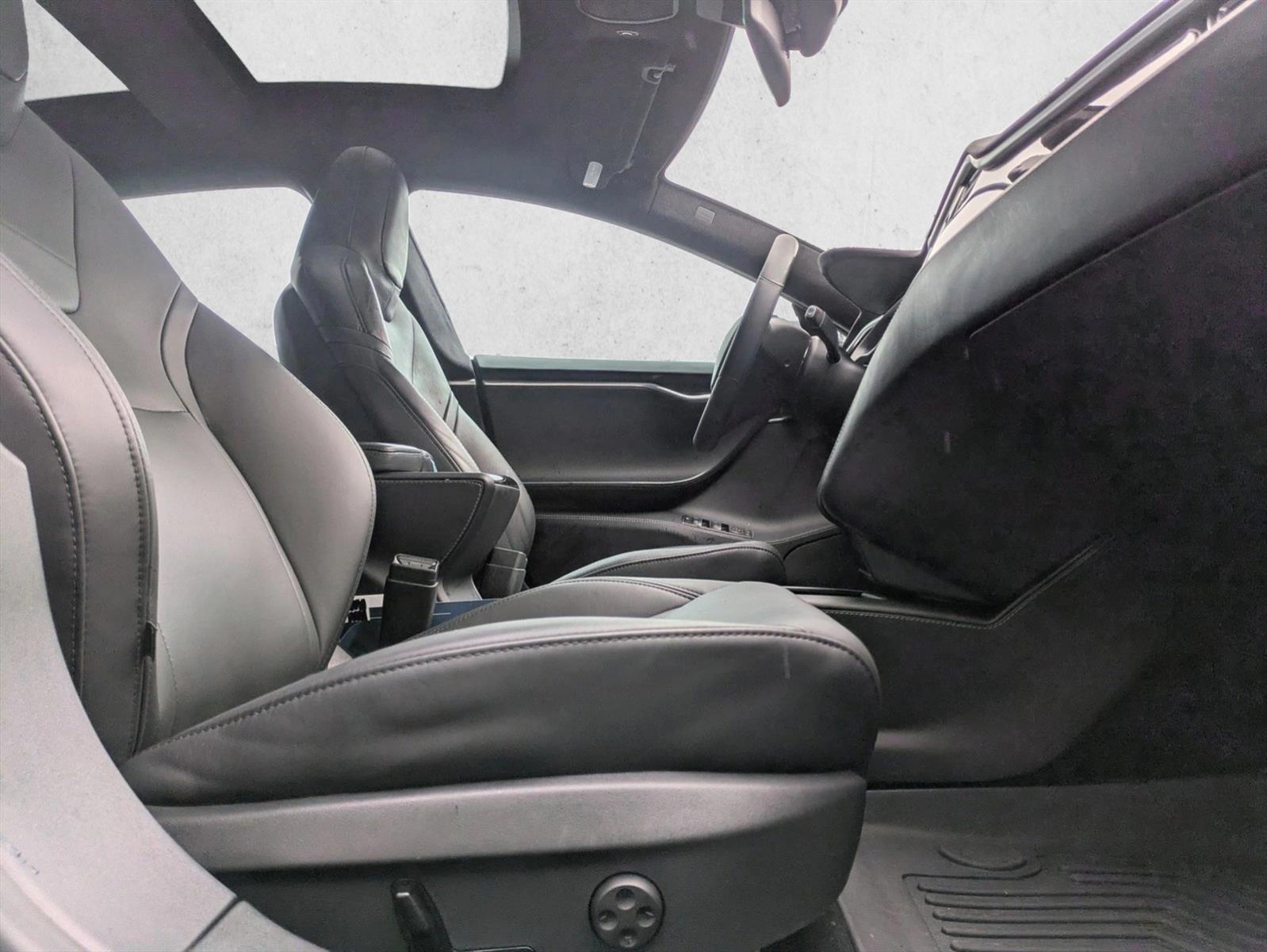 Thumbnail: 2016 Tesla Model S - 4