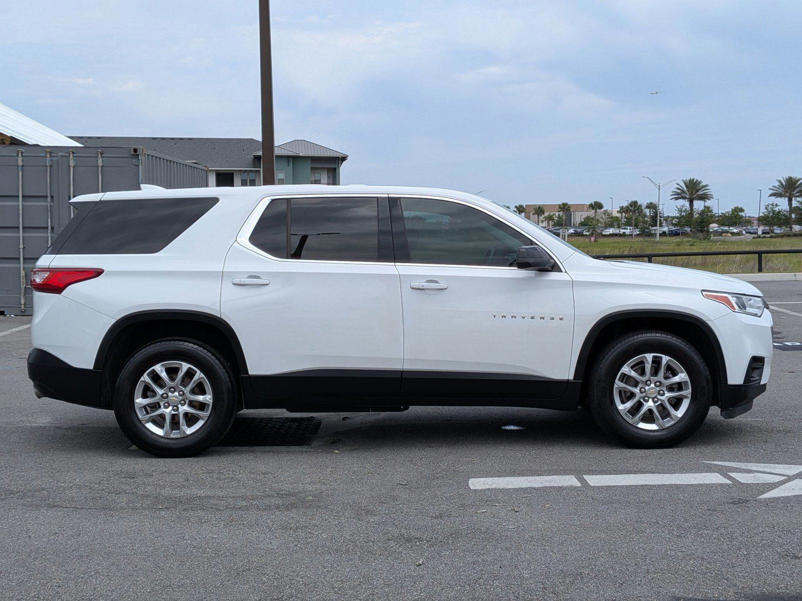2021 Chevrolet Traverse LS - Photo 8