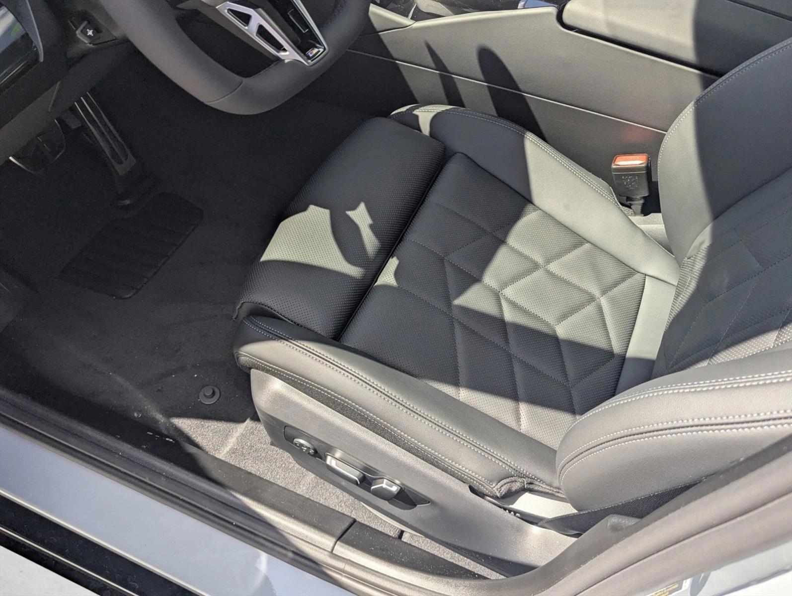 Thumbnail: 2026 BMW 5 Series - 4
