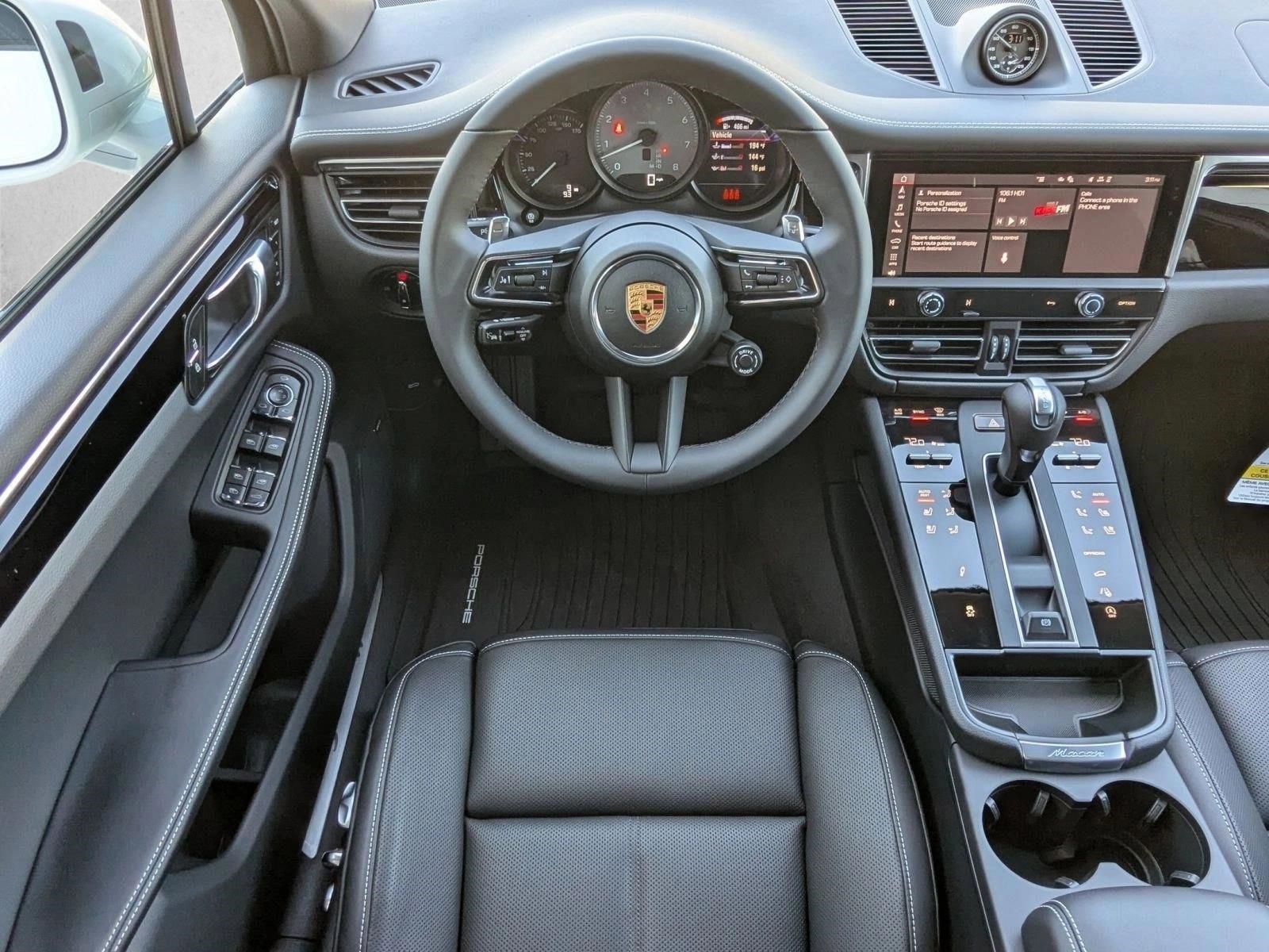Thumbnail: 2026 Porsche Macan - 4
