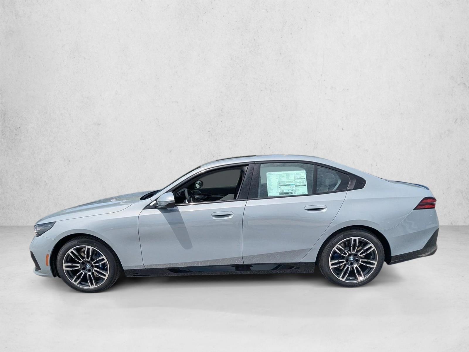 Thumbnail: 2027 BMW 5 Series - 2