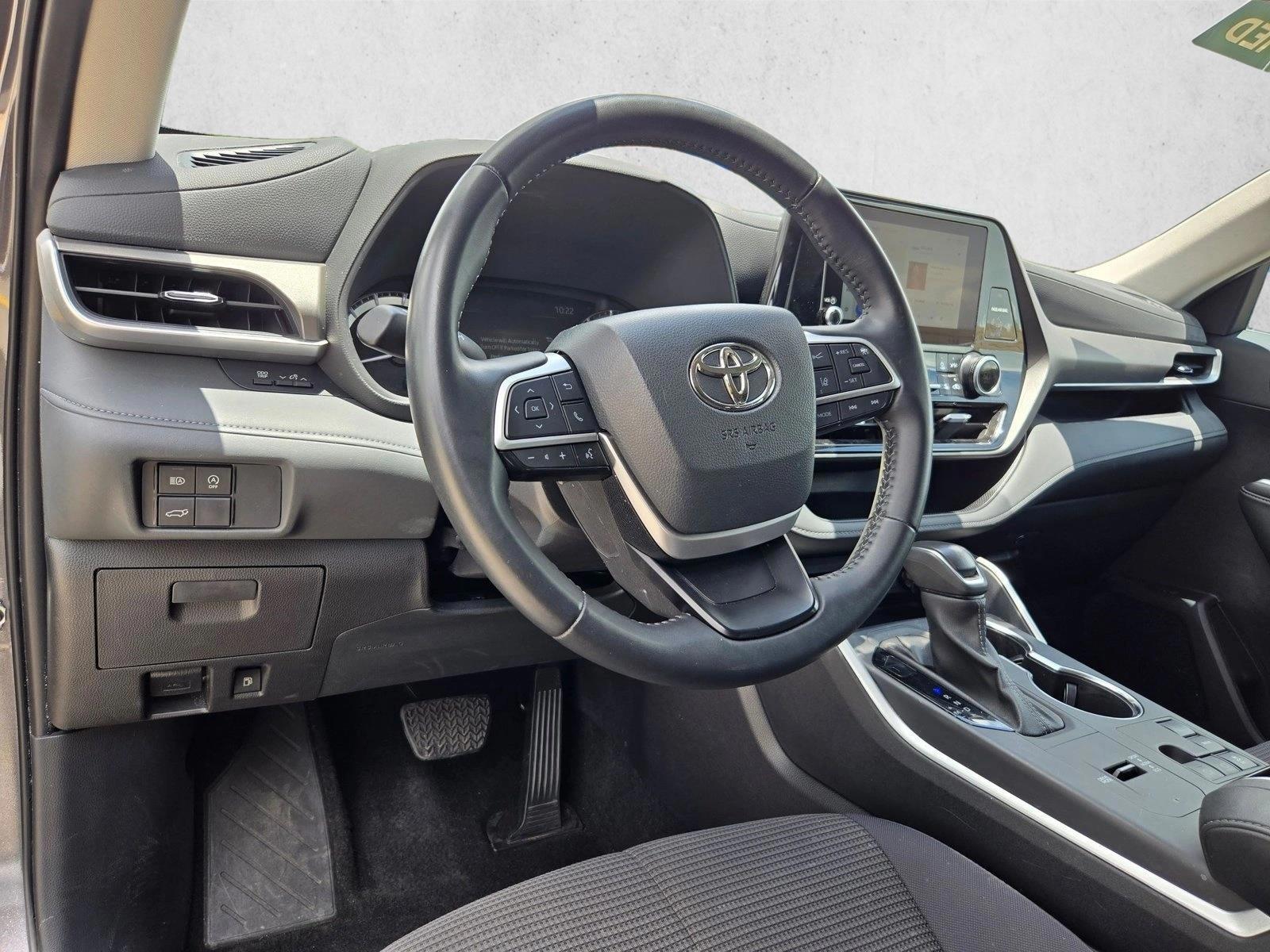 Thumbnail: 2025 Toyota Highlander - 3