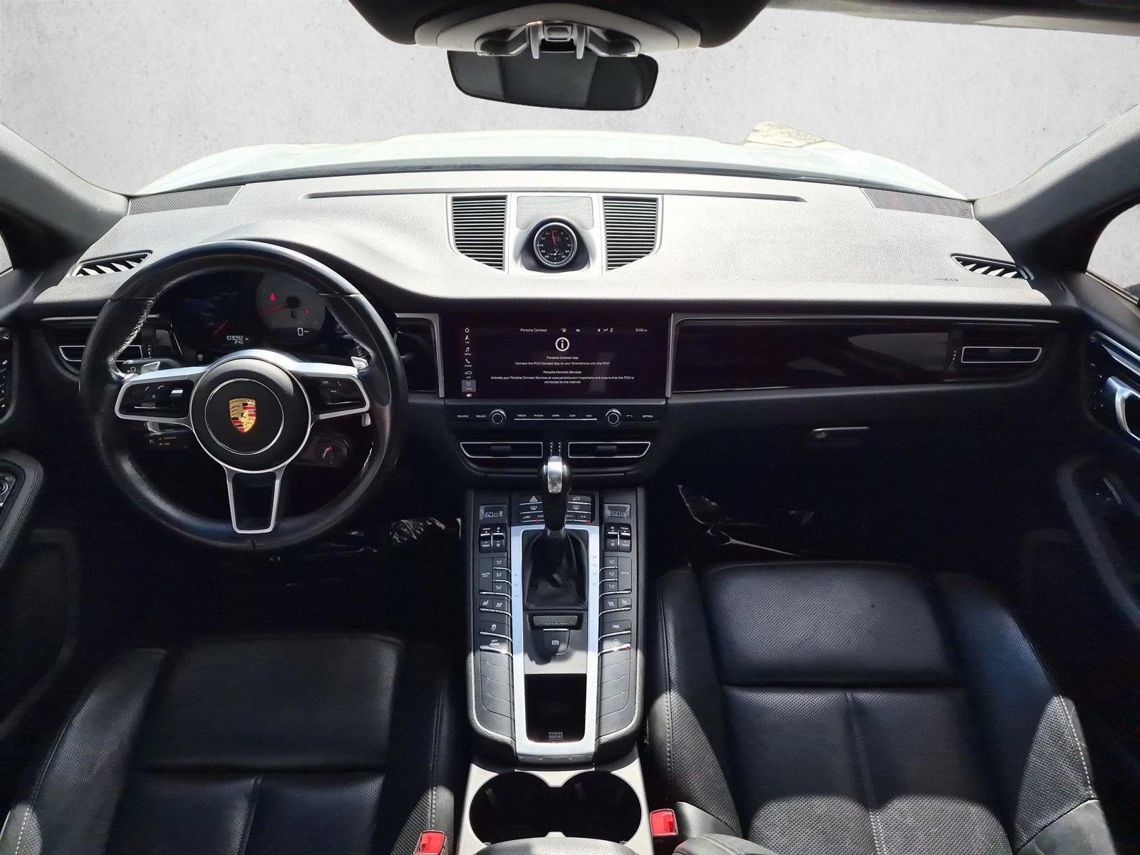 Thumbnail: 2021 Porsche Macan - 3