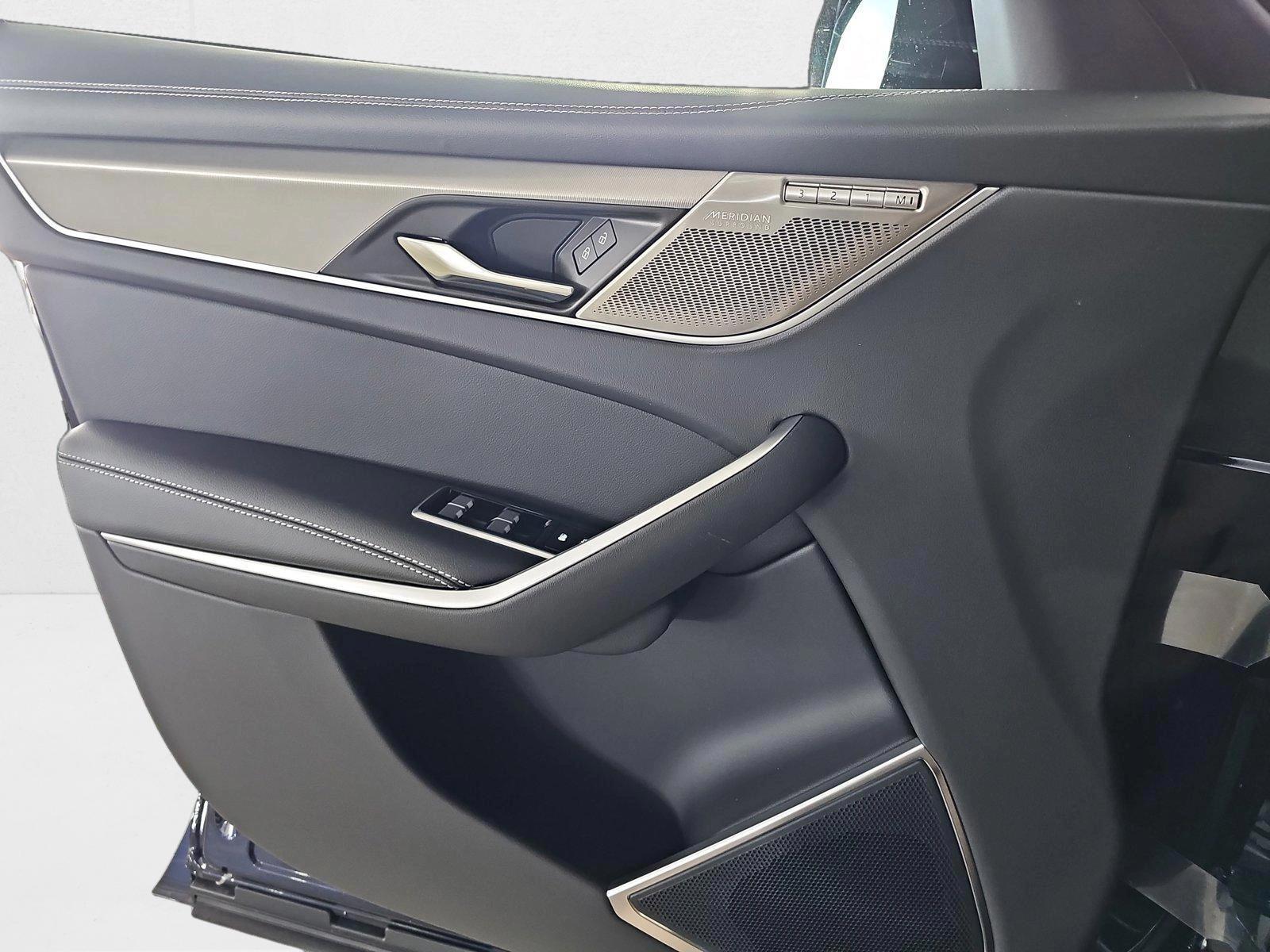 2026 Jaguar F-Pace R-Dynamic S - Photo 27