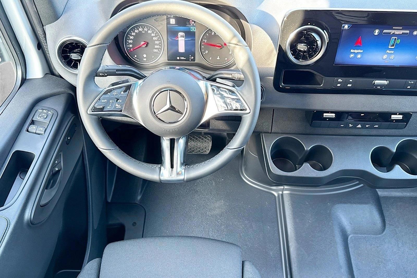 Thumbnail: 2026 Mercedes-Benz Sprinter - 3