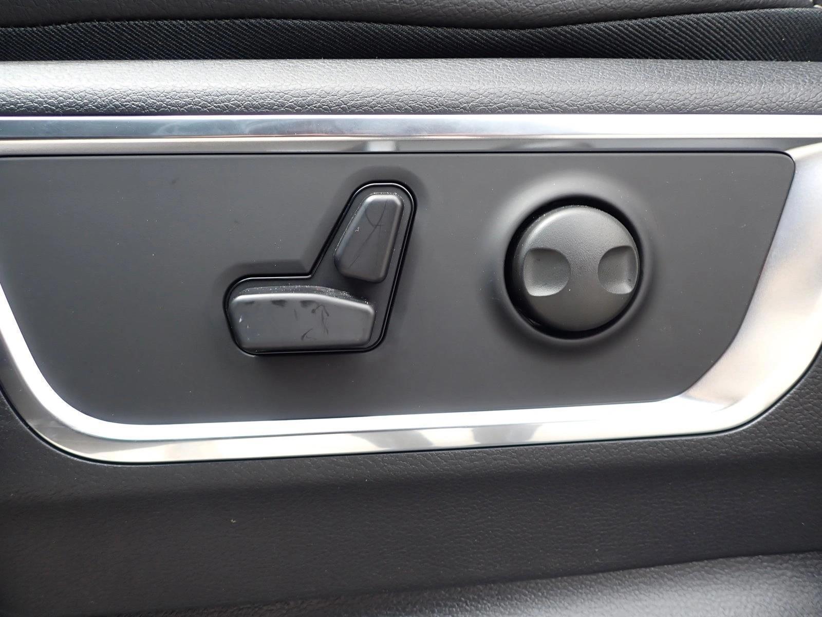 Thumbnail: 2026 RAM 1500 - 4