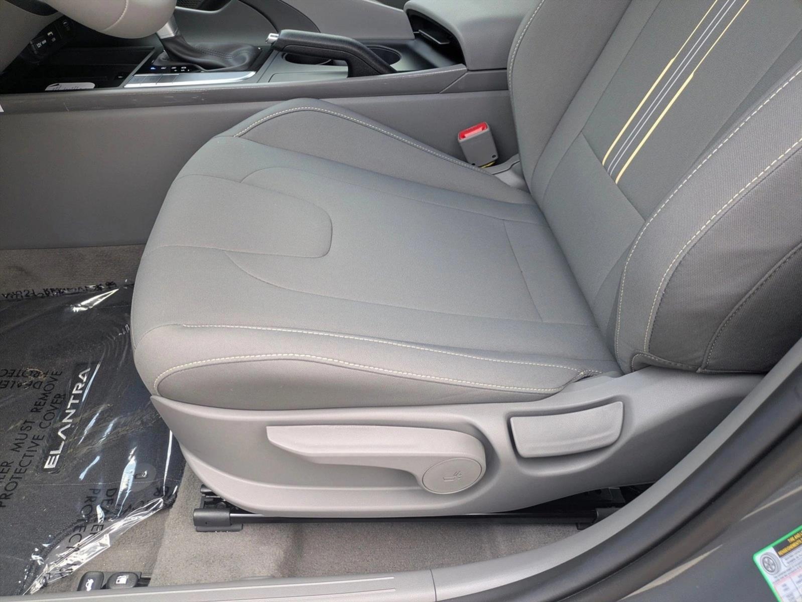 Thumbnail: 2026 Hyundai Elantra - 4