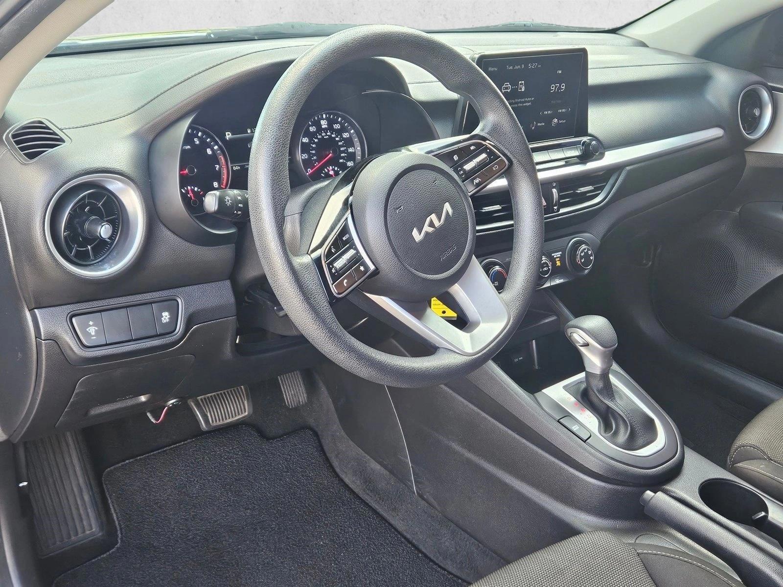 Thumbnail: 2023 Kia Forte - 3