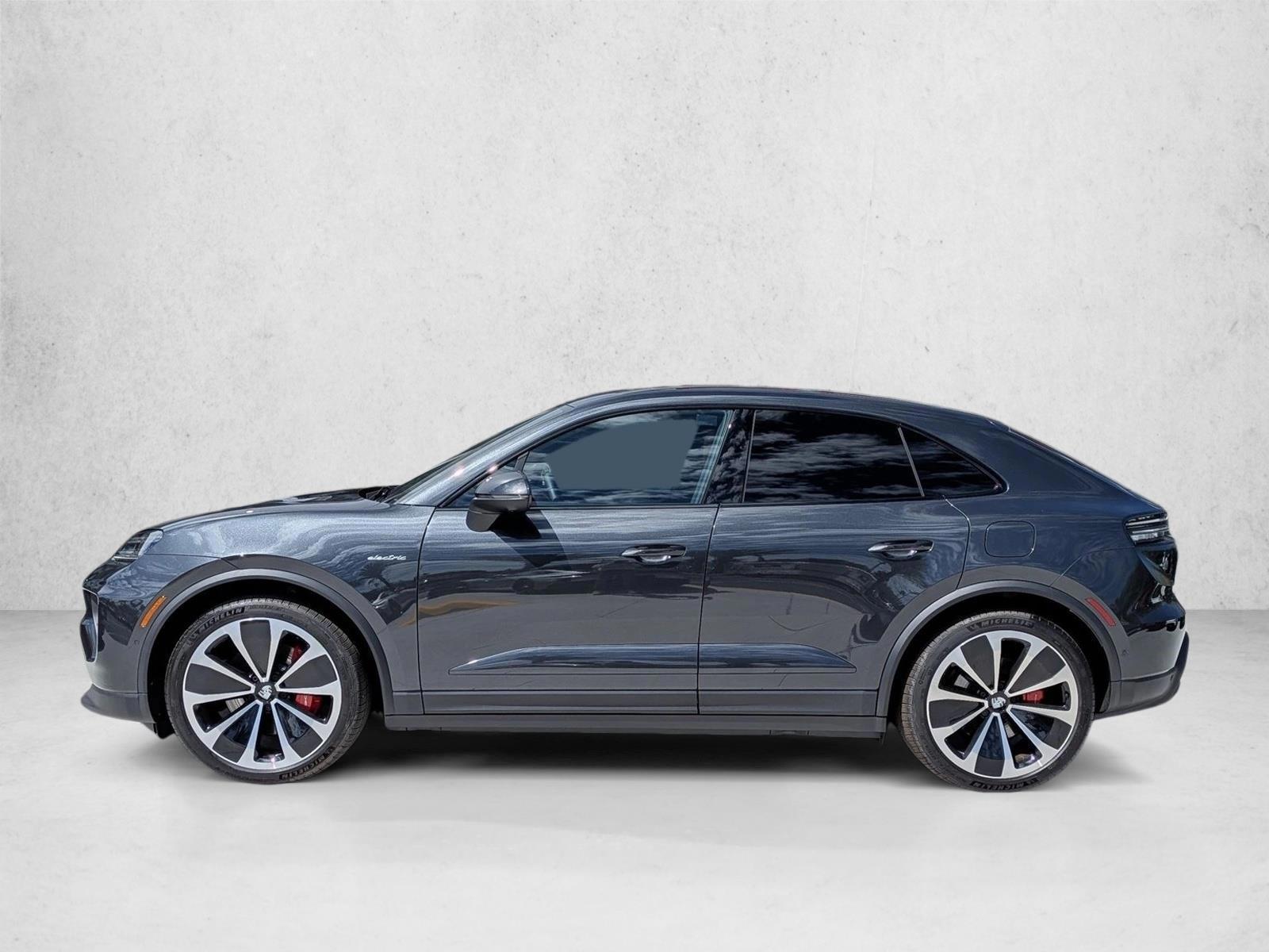 Thumbnail: 2026 Porsche Macan - 2