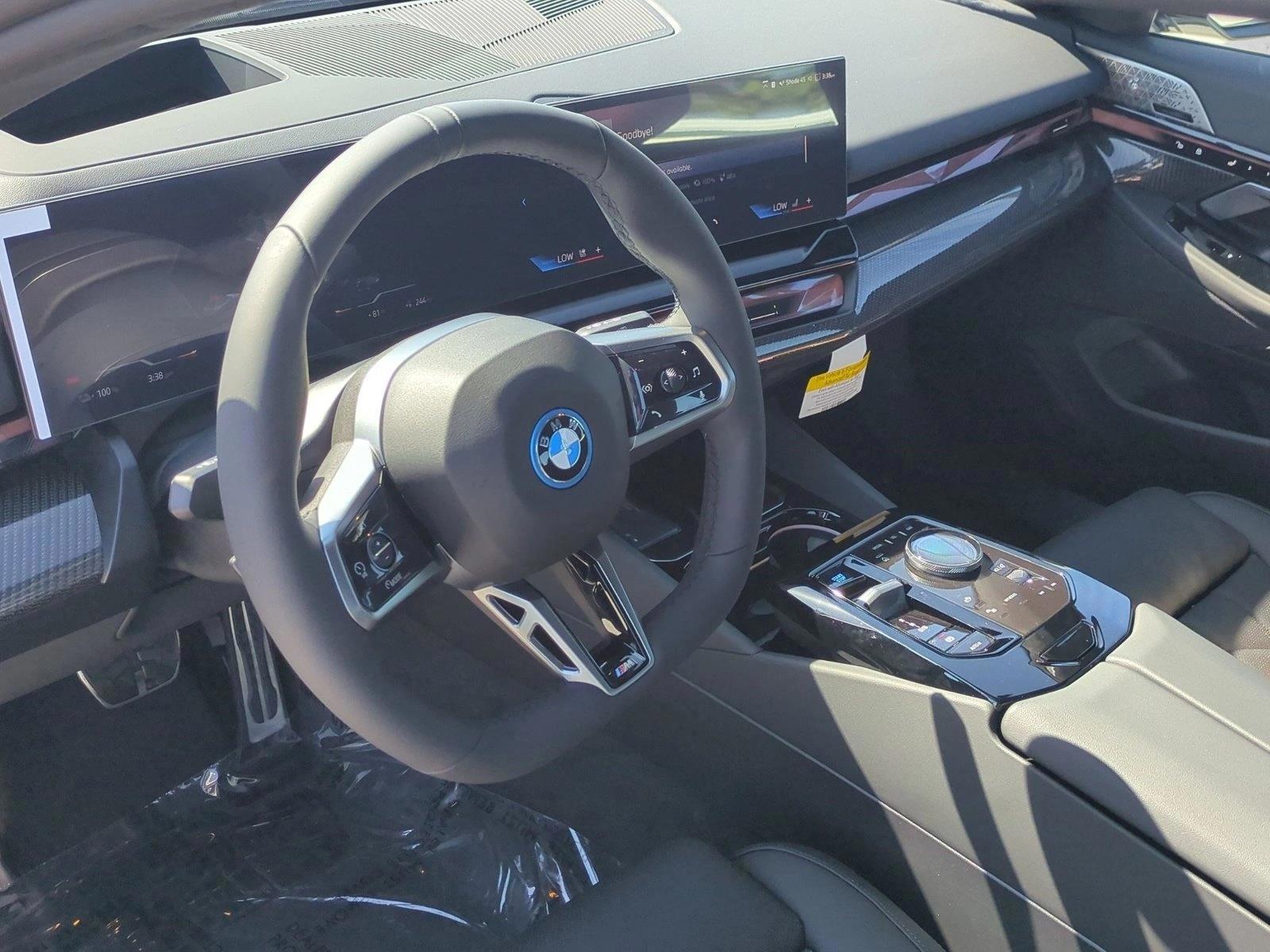 Thumbnail: 2026 BMW i5 - 3