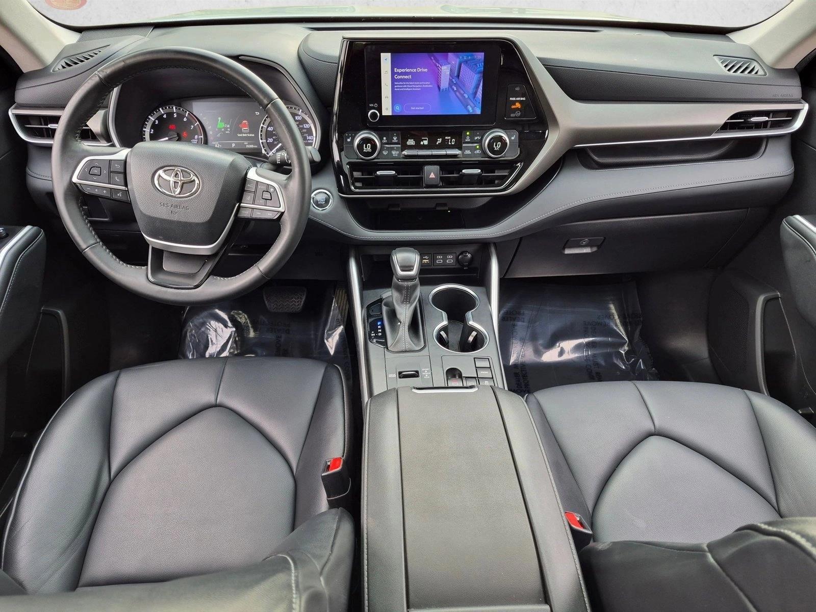 Thumbnail: 2023 Toyota Highlander - 4