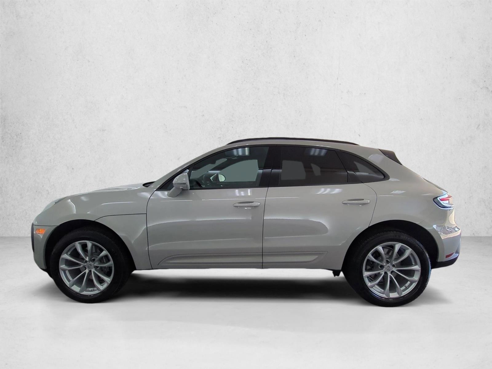 Thumbnail: 2026 Porsche Macan - 2