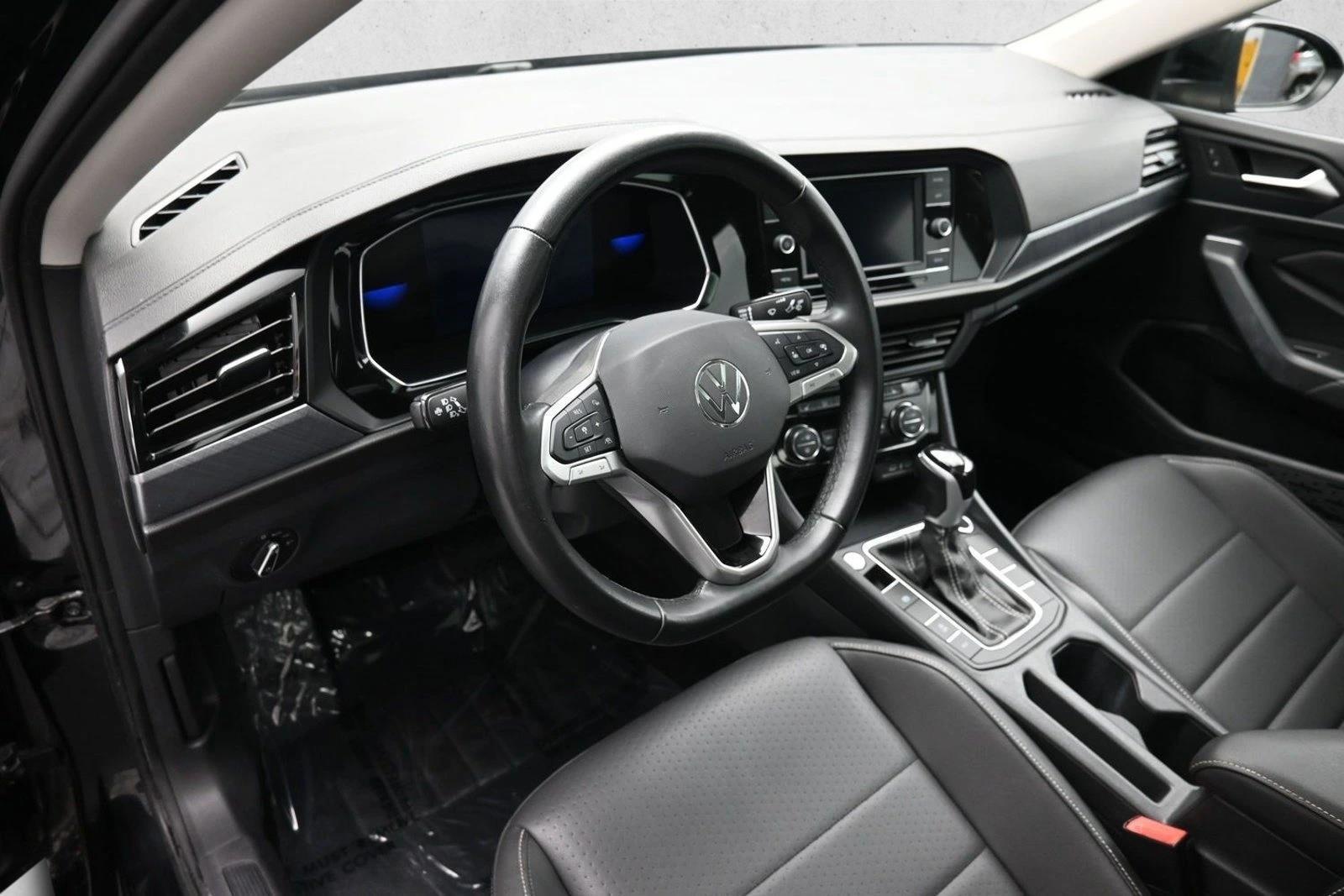 Thumbnail: 2024 Volkswagen Jetta - 4