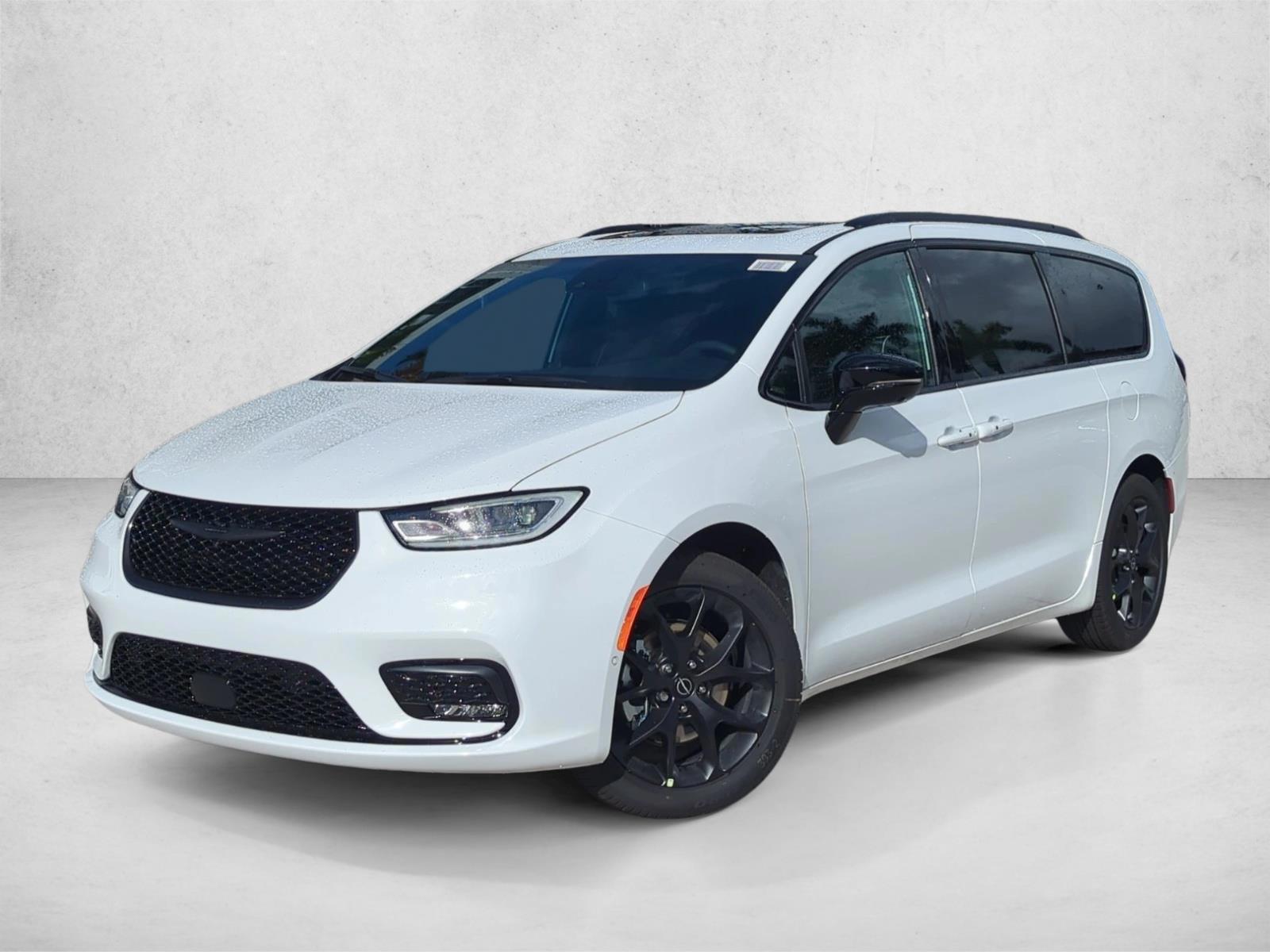 Thumbnail: 2026 Chrysler Pacifica - 1