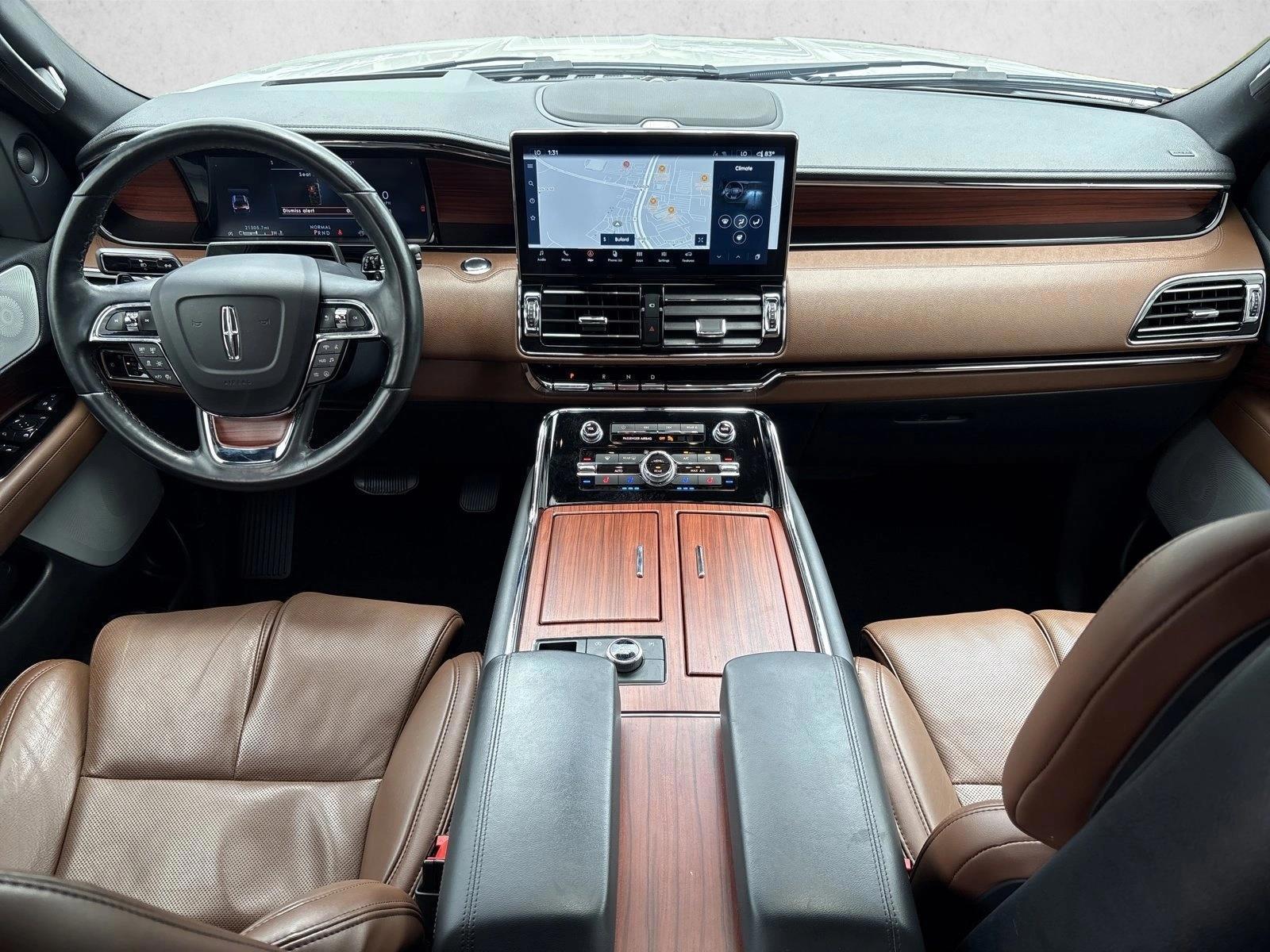 Thumbnail: 2024 Lincoln Navigator - 4