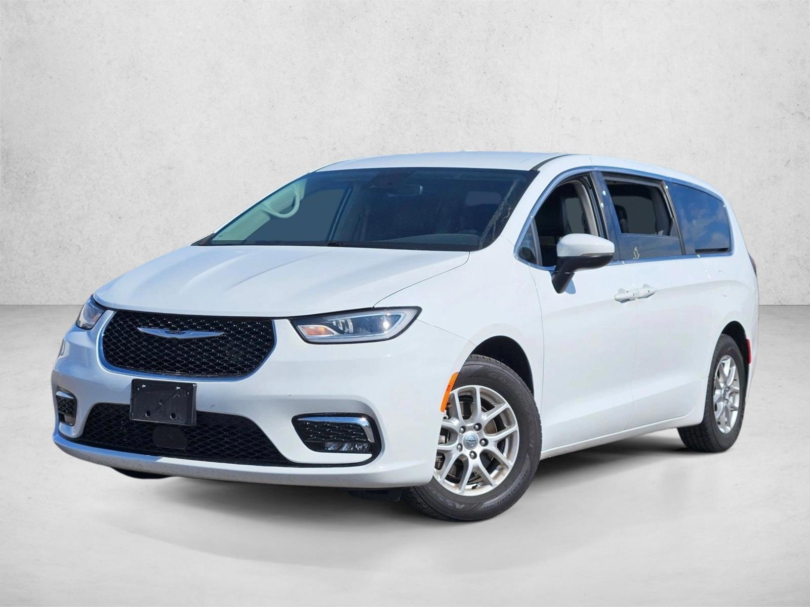 Thumbnail: 2023 Chrysler Pacifica - 1