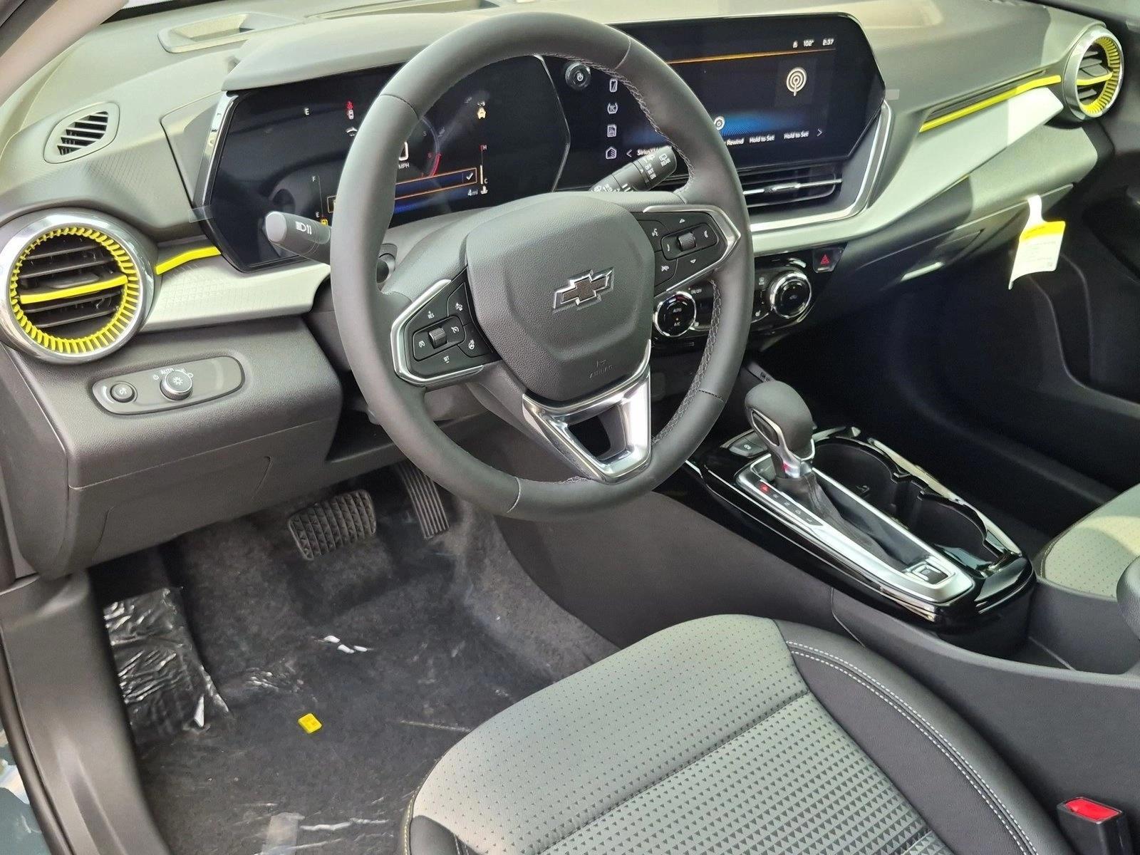Thumbnail: 2026 Chevrolet Trax - 3