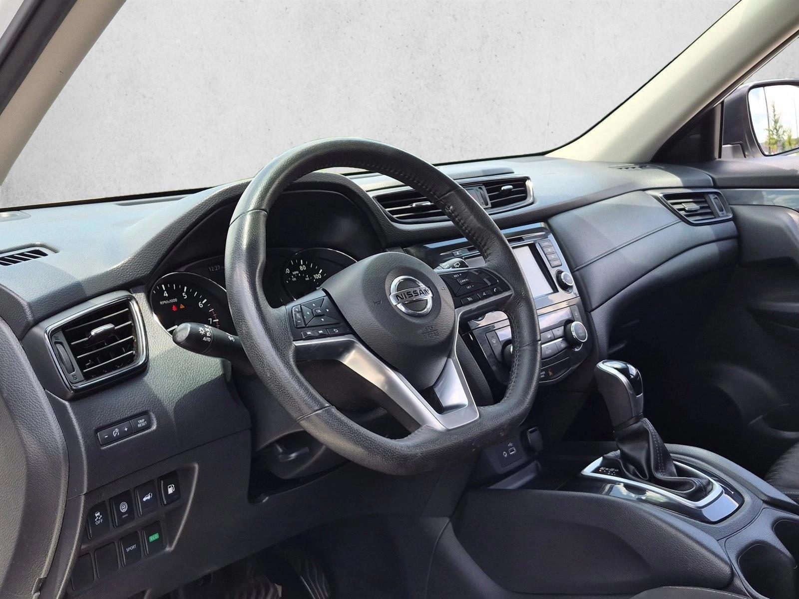 Thumbnail: 2020 Nissan Rogue - 3