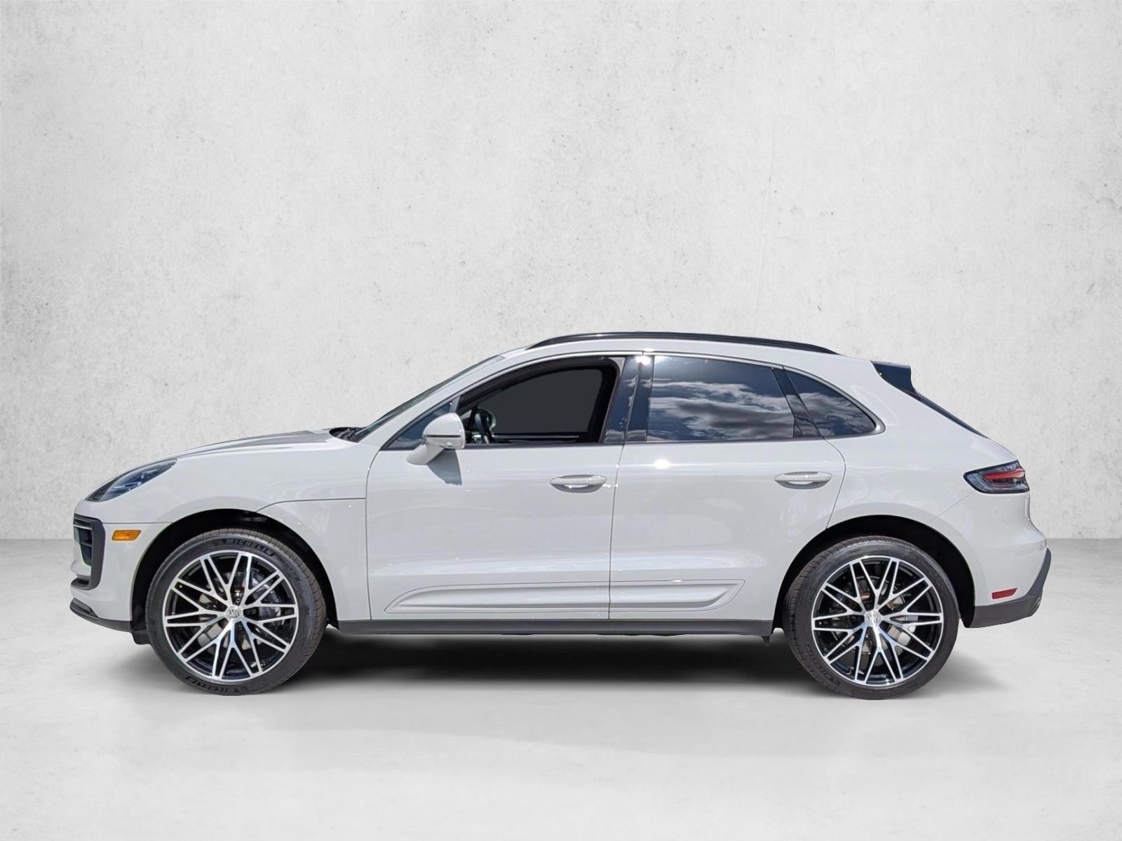 Thumbnail: 2025 Porsche Macan - 2