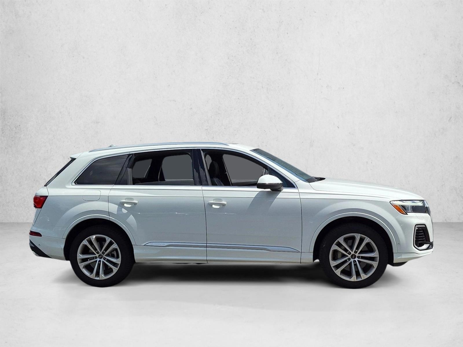 Thumbnail: 2025 Audi Q7 - 3