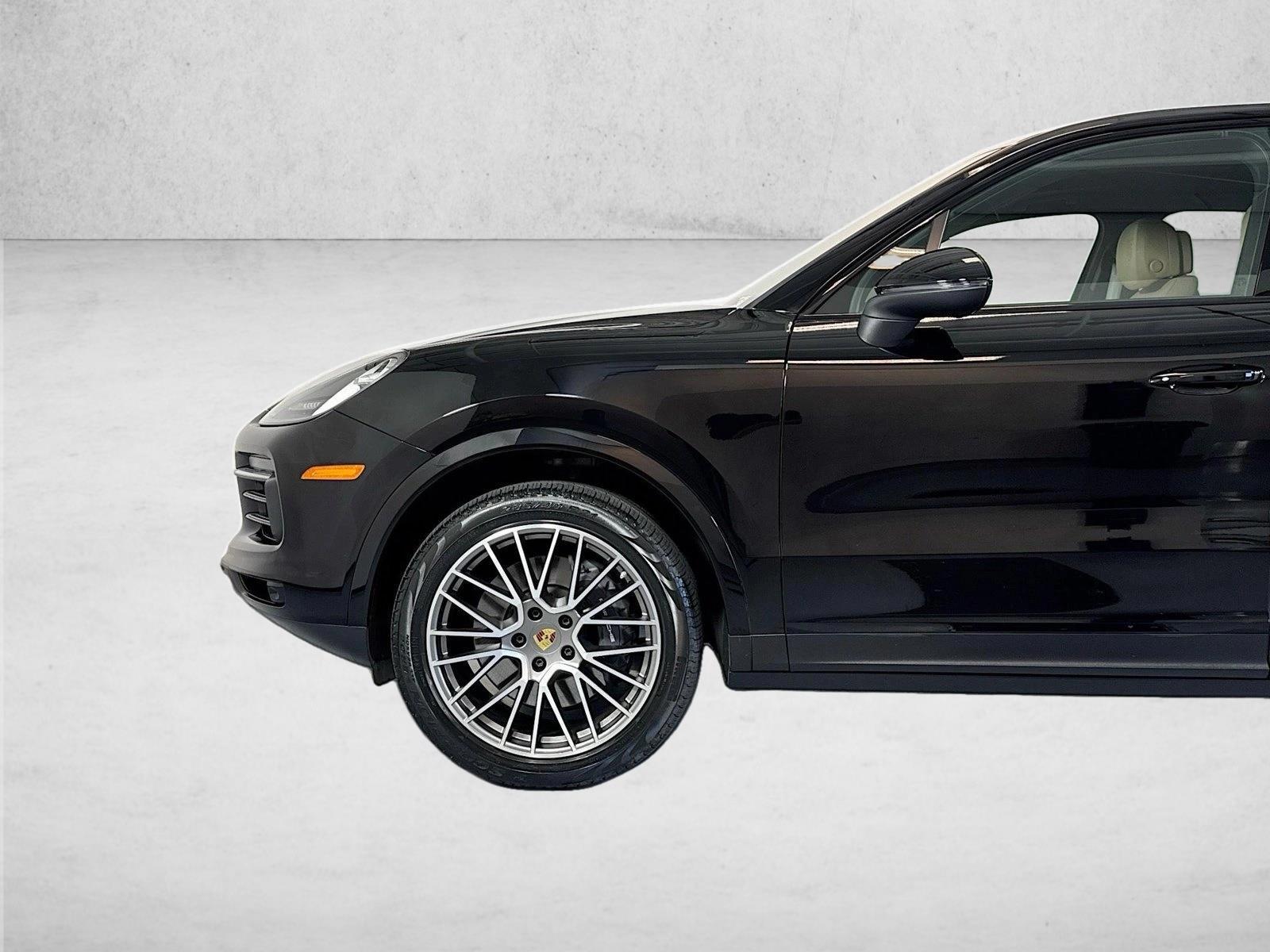 Thumbnail: 2023 Porsche Cayenne - 3