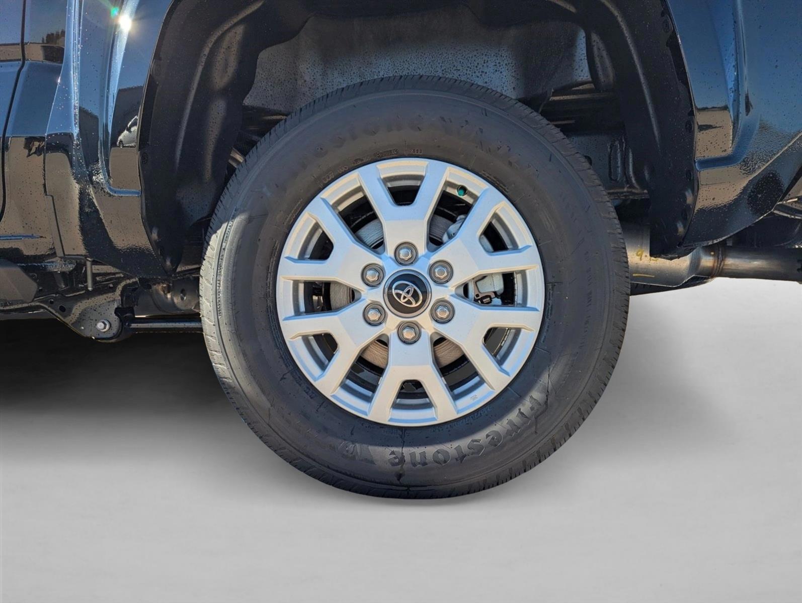 2025 Toyota Tacoma SR5 - Photo 11