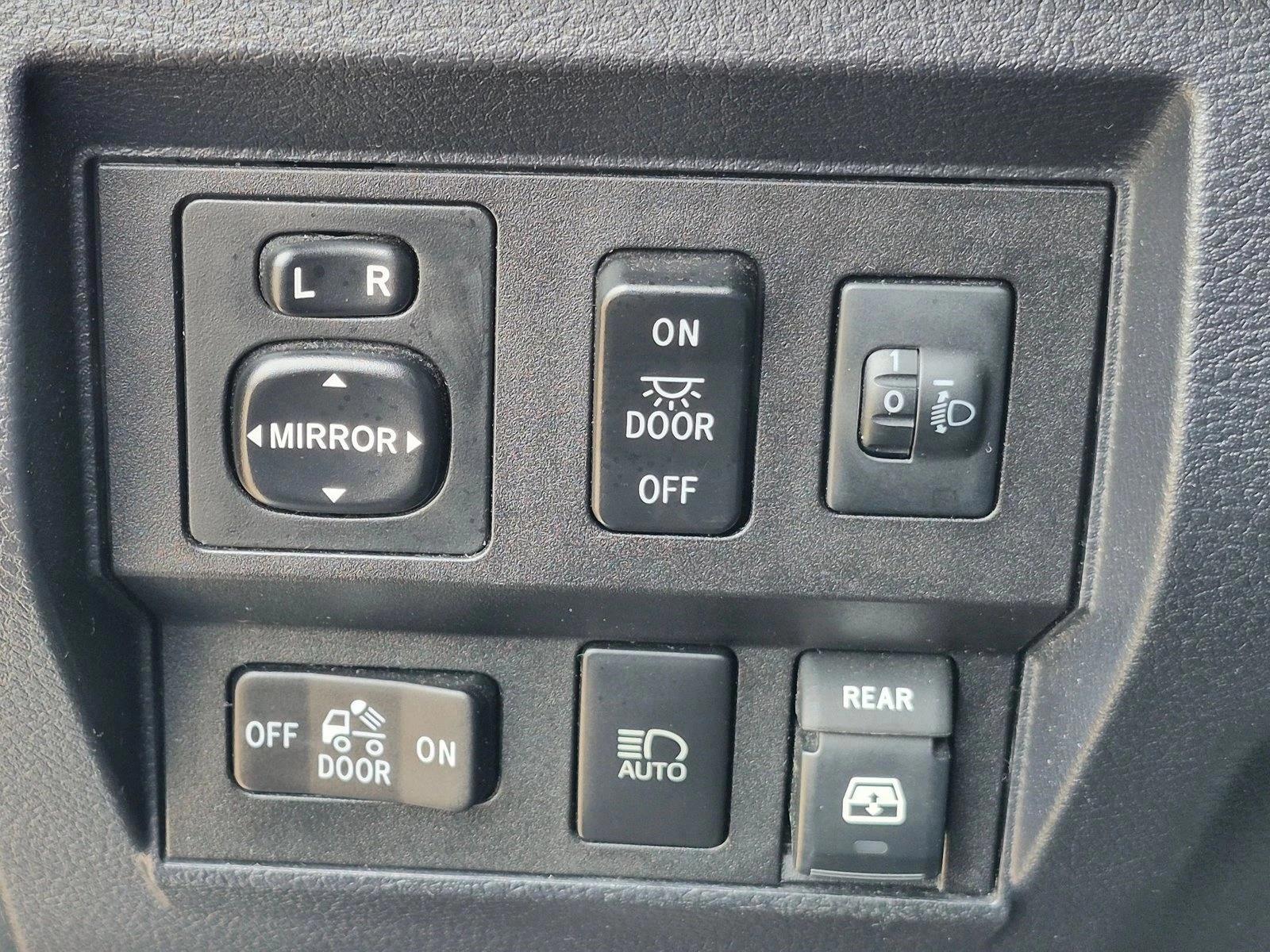 2018 Toyota Tundra SR5 - Photo 11