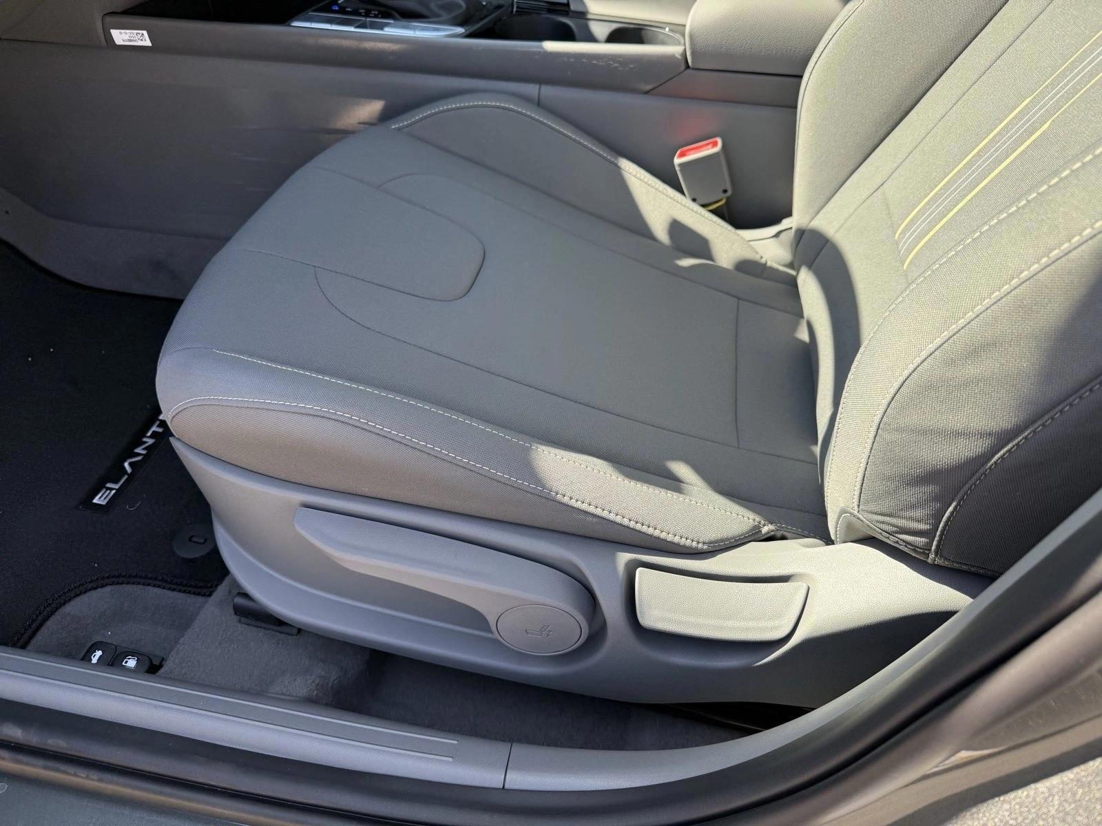 Thumbnail: 2026 Hyundai Elantra - 4